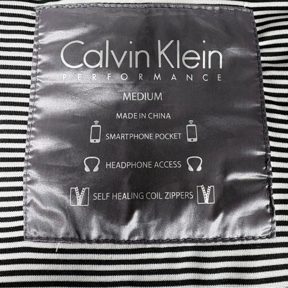 Calvin Klein Women’s M Tech Fleece Run Club Apres Ski Metallic Puffer Jacket - Picture 15 of 15